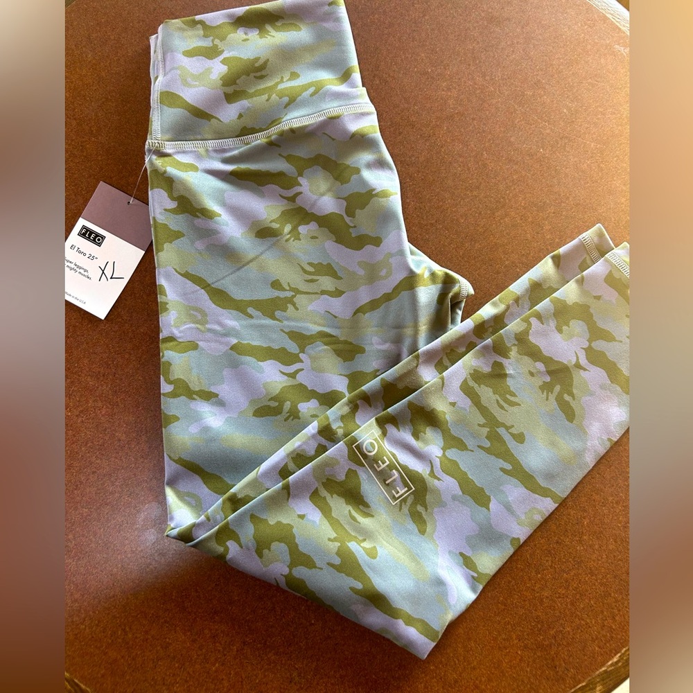 FLEO NWT 25” El Toro Legging Army Green Camo